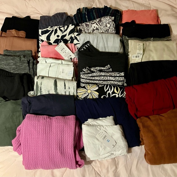 Tops - 💛 26 Items ✨ Clothing Bundle